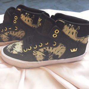 NWOT Supra Women Sneakers